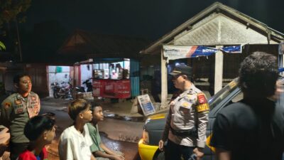 PATROLI MALAM POLRES DOMPU INTENSIFKAN DIALOG HUMANIS, AJAK MASYARAKAT PATUHI JAM MALAM DAN JAGA KAMTIBMAS