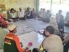 Polsek Lembar Kawal Penyerahan Bibit Jagung di Labuan Tereng