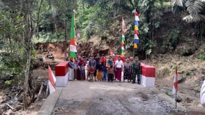 Jembatan Merah Putih Satukan Asa Warga Desa Rempek