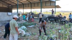 Bhabinkamtibmas Polsek Kilo Bersama TNI, Pemerintah Desa dan Mahasiswa KKN Gelar Gotong Royong Jumat Bersih