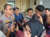 POLDA NTB BONGKAR KOMPLOTAN PENCURI MOTOR MODUS KENALAN LEWAT FACEBOOK