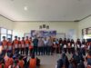Tutup MPLS SMAN 1 Lunyuk, Kapolsek Lunyuk Berikan Edukasi Hukum Sekaligus Santuni Siswa Yatim