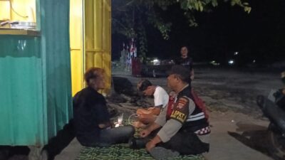 *Polsek Pemenang Laksanakan Patroli Dialogis di Dusun Telaga Wareng*