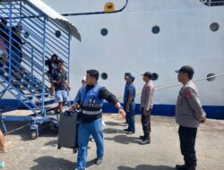 Polsek Kawasan Pelabuhan Laut Bima Amankan Embarkasi dan Debarkasi KM Binaiya di Pelabuhan Bima