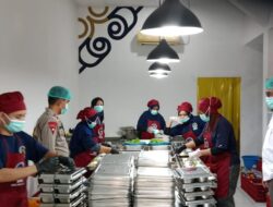 Bhabinkamtibmas Polres Bima Kota Monitoring SPPG ULE II, Sampaikan Imbauan Kamtibmas kepada Karyawan