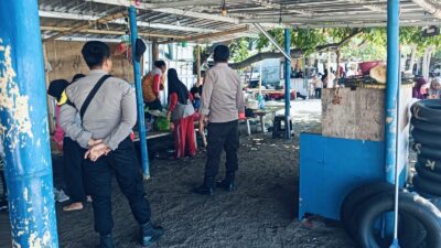 Polsek Sambelia Gelar Patroli Wisata di Pantai Timba Galih, Imbau Pengunjung Jaga Kamtibmas