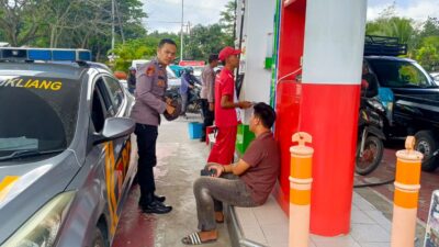 Polsek Batukliang Gelar Patroli Dialogis di SPBU, Cegah Penimbunan BBM