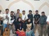 Bhabinkamtibmas Kelurahan Denggen Amankan Penutupan Lomba Karang Taruna Pendekar, Imbau Warga Jaga Kamtibmas