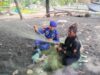 Sat Polairud Polres Lombok Utara Gelar Aksi “Polisi Penolong” Bersihkan Sampah di Pantai Pandanan