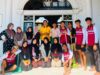 Bhakti Religi, Bhabinkamtibmas Polsek Woha dan Mahasiswa Universitas STKIP Taman siswa Gotong Royong Bersihkan Masjid
