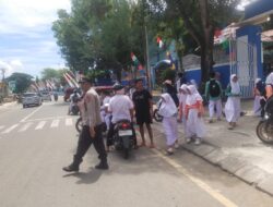 Polsubsektor Raba Laksanakan Gatur Lalin “Rawan Siang”, Berikan Pelayanan Maksimal kepada Pelajar