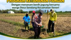Anggota Bhabinkamtibmas Polsek Senori Polresta Tuban Dampingi Petani Tanam Benih Jagung Wujudkan Ketahanan Pangan Nasional