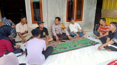 Jumat Curhat, Bhabinkamtibmas Kelurahan Sadia Ajak Warga Perangi Miras dan Narkoba Demi Kamtibmas Kondusif
