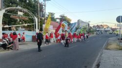 Amankan Semarak HUT RI ke-81, Jajaran Polsek Kawal Ketat Kegiatan Jalan Sehat di Kelurahan Pekat