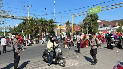Polres Bima Kota Amankan Pawai Budaya TK Se-Kota Bima Meriahkan HUT RI Ke-81