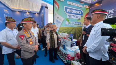 Kapolri dan Menko Pangan Panen Raya Bawang Putih di Sembalun