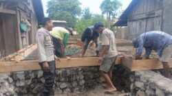 Bhabinkamtibmas Desa Sorinomo Pantau Gotong Royong Warga, Perkuat Semangat Kebersamaan