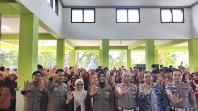 Cetak GenerasiMasa Depan, Polresta Tuban Kenalkan Program AI Kepada Ratusan Pelajar