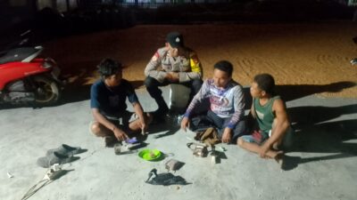 Bhabinkamtibmas Desa Apitaik Sambangi Warga, Sampaikan Himbauan Kamtibmas