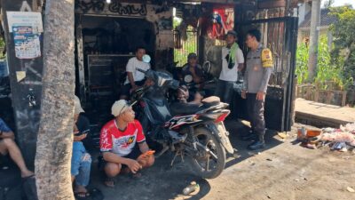 Jelang Pilkades Serentak, Bhabinkamtibmas Desa Tirtanadi Imbau Warga Jaga Kamtibmas dan Cegah Kebakaran