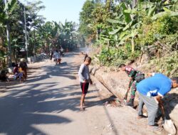 Saluran Air Guntur Macan Dibersihkan, Warga Cegah Genangan