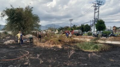Kebakaran Lahan di Meninting Berhasil Dipadamkan