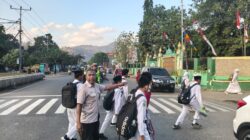 Strong Point Pagi, Unit Lantas Polsek Rasanae Barat Hadir Berikan Pelayanan kepada Masyarakat
