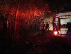 Gerak Cepat Padamkan Kebakaran Lahan di Dusun Badas, Tim Gabungan Pastikan Pemukiman Warga Aman