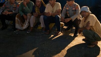 Polsek Kawasan Pelabuhan Laut Bima Gelar Patroli Cipkon, Ciptakan Kamtibmas Kondusif di Kawasan Pelabuhan