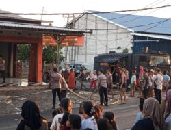 TOKO SEMBAKO DI DESA MATUA TERBAKAR, POLISI BERSAMA BRIMOB DAN WARGA BERHASIL PADAMKAN API