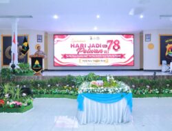 Polda NTB Gelar Syukuran Hari Jadi Ke-78 Polwan RI Secara Virtual, Berlangsung Khidmat dan Lancar  MATARAM – Seluruh personel Polisi Wanita (Polwan) di wilayah hukum Kepolisian Daerah Nusa Tenggara Barat (Polda NTB) mengikuti rangkaian Acara Syukuran Hari Jadi Ke-78 Polwan Republik Indonesia Tahun 2026. Kegiatan tersebut dilaksanakan secara serentak melalui sambungan aplikasi Zoom Meeting pada Selasa (8/9/2026).  Pelaksanaan syukuran ini melibatkan seluruh personel Polwan dari berbagai satuan kerja (Satker) Mapolda NTB hingga tingkat Polres dan Polresta jajaran. Meskipun dilaksanakan secara virtual, hal tersebut sama sekali tidak mengurangi kekhidmatan, kebersamaan, dan semangat para srikandi Bhayangkara di NTB dalam memperingati momen bersejarah bagi korps wanita di kepolisian.  Rangkaian acara yang diisi dengan agenda syukuran nasional ini menjadi ajang refleksi serta penguatan komitmen bagi seluruh Polwan Polda NTB untuk terus meningkatkan profesionalisme, integritas, dan pengabdian dalam melayani masyarakat. Kehadiran seluruh anggota Polwan dari berbagai tingkatan wilayah menunjukkan soliditas yang kuat dalam mendukung tugas-tugas kepolisian di NTB.  Seluruh rangkaian kegiatan Syukuran Hari Jadi Ke-78 Polwan RI di tingkat Polda NTB dan Polres/ta jajaran dari awal hingga akhir acara berjalan dengan aman, tertib, dan lancar.