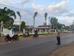 Pastikan Keselamatan Pelajar, Polsek Lunyuk Gelar Pengaturan Arus Lalu Lintas Rawan Pagi