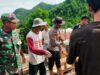 Hadir Ditengah Masyarakat, Bhabinkamtibmas Polsek Monta Gotong Royong Bersama Warga Binaan