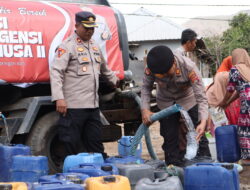 Polres Sumbawa Barat Salurkan Air Bersih untuk Warga Dusun Sagena, Kapolres Ajak Masyarakat Hemat Air dan Cegah Karhutla