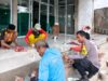 Bhabinkamtibmas Polsek Wawo Sambangi Warga Dan Ikut Gotong Royong Di Masjid Baitul Makmur