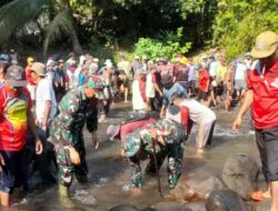 Gotong Royong Bendungan Pekatan Jaga Kelancaran Air Pertanian