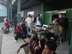 Bhabinkamtibmas Polsek Dompu Monitoring PB. OTW CUP I, Pastikan Turnamen Berlangsung Aman dan Kondusif
