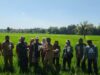 Babinsa Kuripan Utara Dampingi Gerdal Pupuk Hayati Petani