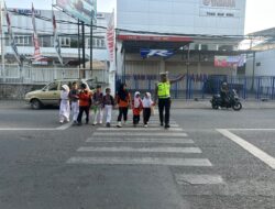 Sat Lantas Polres Bima Kota Laksanakan Pengaturan Pagi, Ciptakan Kamseltibcarlantas yang Aman dan Lancar