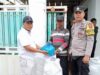 Bhabinkamtibmas Polsek Bolo Dampingi Pemdes Nggembe Salurkan Bantuan Sosial Bagi Warga Binaan