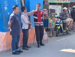 Patroli Dialogis di Pelabuhan Bangsal, Polsek Pemenang Pastikan Situasi Kamtibmas Kondusif