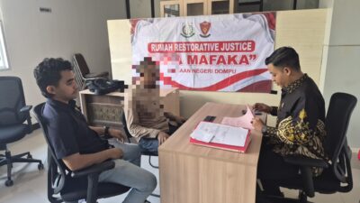 Satresnarkoba Polres Dompu Limpahkan Tersangka dan Barang Bukti Perkara Narkotika ke Kejaksaan Negeri Dompu