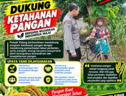 Dukung Astacita, Polsek Palang Polresta Tuban Pantau Langsung Lahan Jagung milik warga Desa Sumurgung