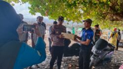 Kapolsek Hu’u Bersama Bhabinkamtibmas Ikut Beach Clean, Dukung Kebersihan Pesisir dan Kepedulian Lingkungan