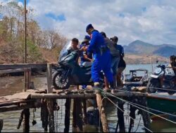 Patroli Perairan, Satpolairud Polres Bima Kabupaten Pantai Aktivitas Masyarakat di Dermaga Tradisional Punti