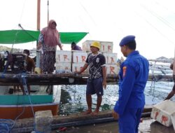 Sat Polairud Polres Bima Kota Patroli dan Imbau Nelayan di Pelabuhan Sape