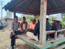 Bhabinkamtibmas Polsek Pekat Ajak Warga Jaga Kamtibmas dan Manfaatkan Lahan Pekarangan