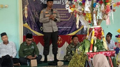 Kapolsek Moyo Hilir Hadiri Peringatan Maulid Nabi di SMPN 3 Moyo Hilir, Beri Pesan Tegas Jauhi Narkoba dan Kenalpot Brong