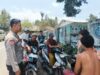 Jalin Kemitraan dengan Masyarakat, Bhabinkamtibmas Desa Lenek Duren Lakukan DDS dan Sambang