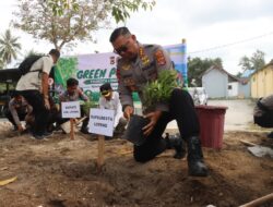 Kapolresta Loteng Bersama Bupati dan Forkopimda Tanam Pohon Dukung Green Policing.